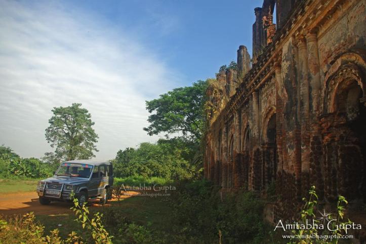 The Ruined Mansion named Shiv Kutir on the way to Bali-Dewanganj from Aramabagh